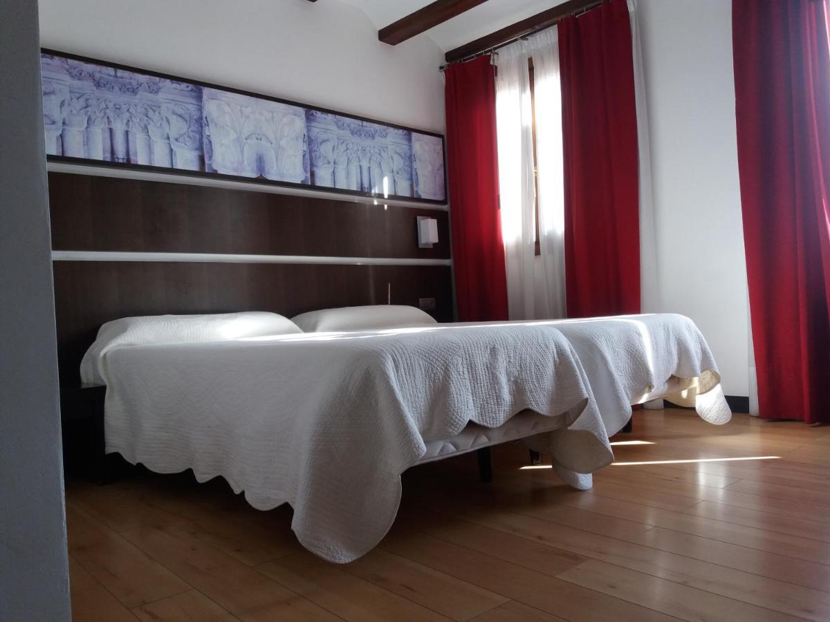 Hotel Rey Sancho Наварете Екстериор снимка